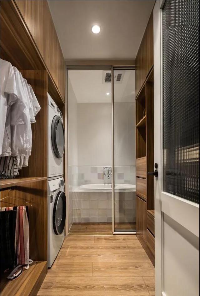 90后夫妻的复古风婚房,全屋不做吊顶,衣帽间里藏浴缸,太美了!