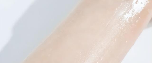 姜知英 女生每天坚持用身体乳，皮肤会有什么变化？用与不用的差距真大