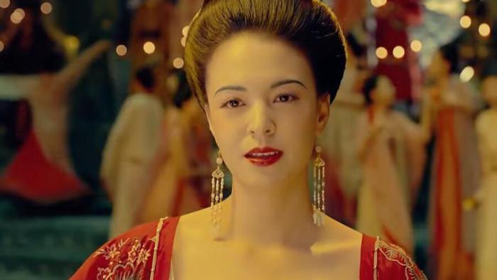 路易斯|有一种整容是一种改变，6个“古装丑女”，换了一身衣服，惊艳全场。