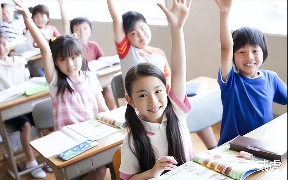 甘蔗 初中生迎来“新发型标准”。男生更加帅气，但女孩表达了不满。