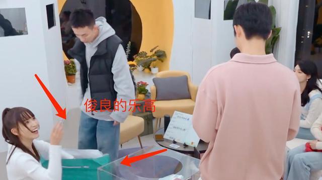 潮牌|《喜欢你我也是3》男二号嘉宾cu多有钱?潮牌主理人、开百万豪车