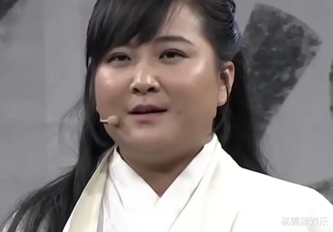 贾玲|喜剧演员贾玲刚刚痛哭流泪表示：推掉往后的一切工作！