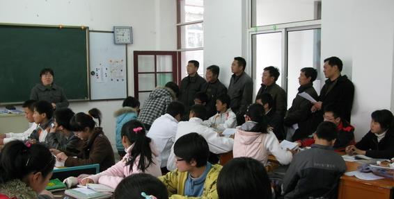 求职|面试47人,只有12人到场,一场县城教师招聘中,为何缺考率那么高