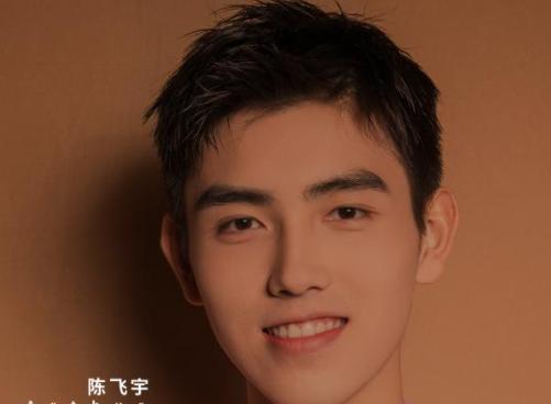 |《黑莲花攻略手册》主角又换了，看到新女主，越换越没看头