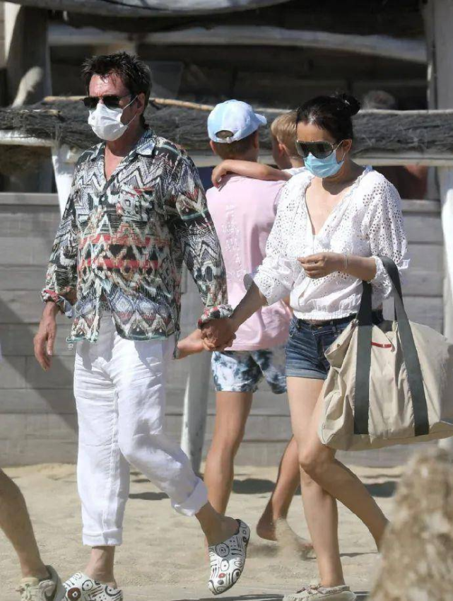 巩俐|定居国外的6位内地女星，吕丽萍深爱美国，田震在澳洲当富婆