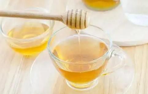 蜂蜜|坚持喝“蜂蜜水”,对胃有哪些影响?不妨看医生怎么说