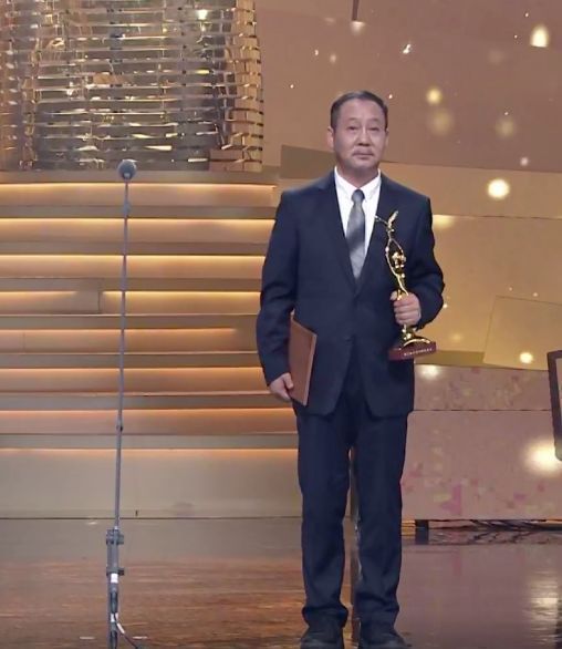 殷桃|金鹰奖获奖名单出炉，雷佳音殷桃获视帝视后，马丽拿奖何炅落泪