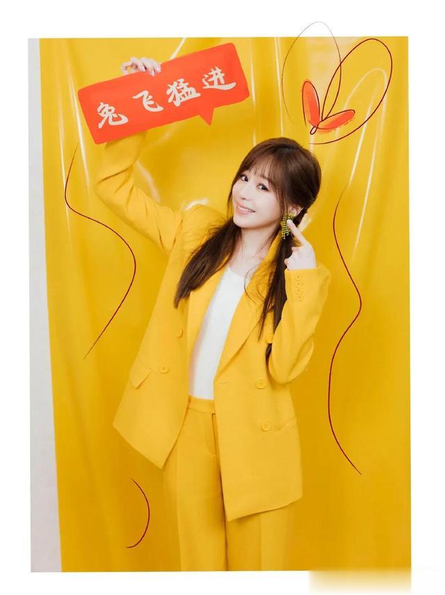 迪丽热巴|众星兔年贺岁大片，迪丽热巴仙气飘飘，赵丽颖杨幂今年春晚赢麻了