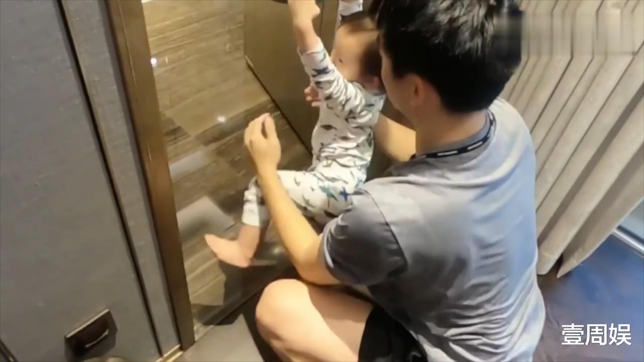 苗苗|苗苗向老公抱怨带娃太辛苦了，郑恺：你出去工作，我在家带娃！