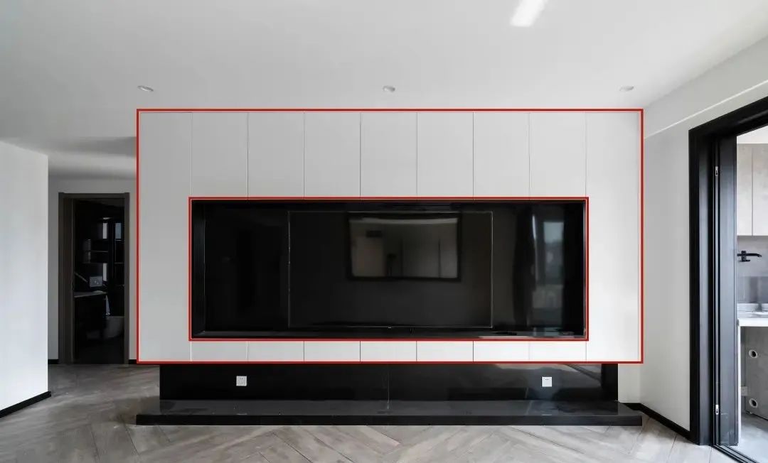 事实证明:满墙电视柜真的好用,杂七杂八都能塞,入住一点没后悔