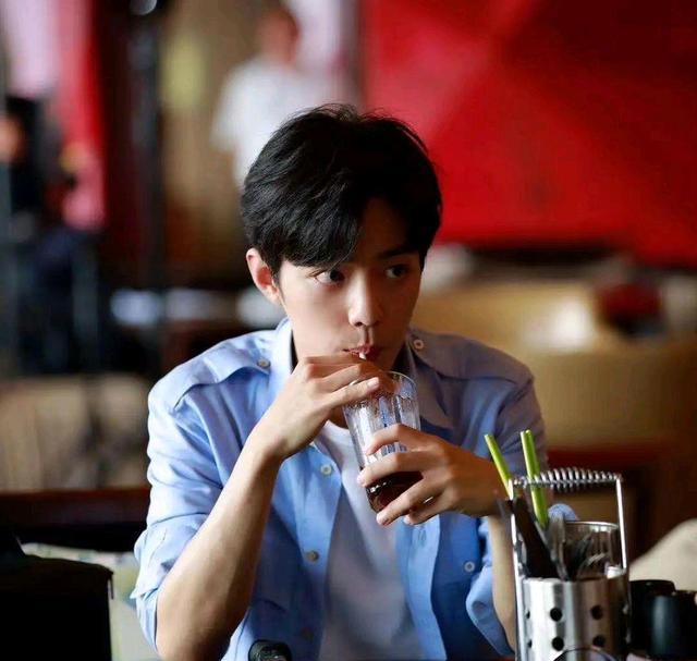 肖战|肖战三个好消息：作品、代言、综艺都传出新动态