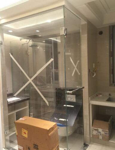 230万上海中环买44平房子，厨房巴掌大，卫生间估计你都没见过！