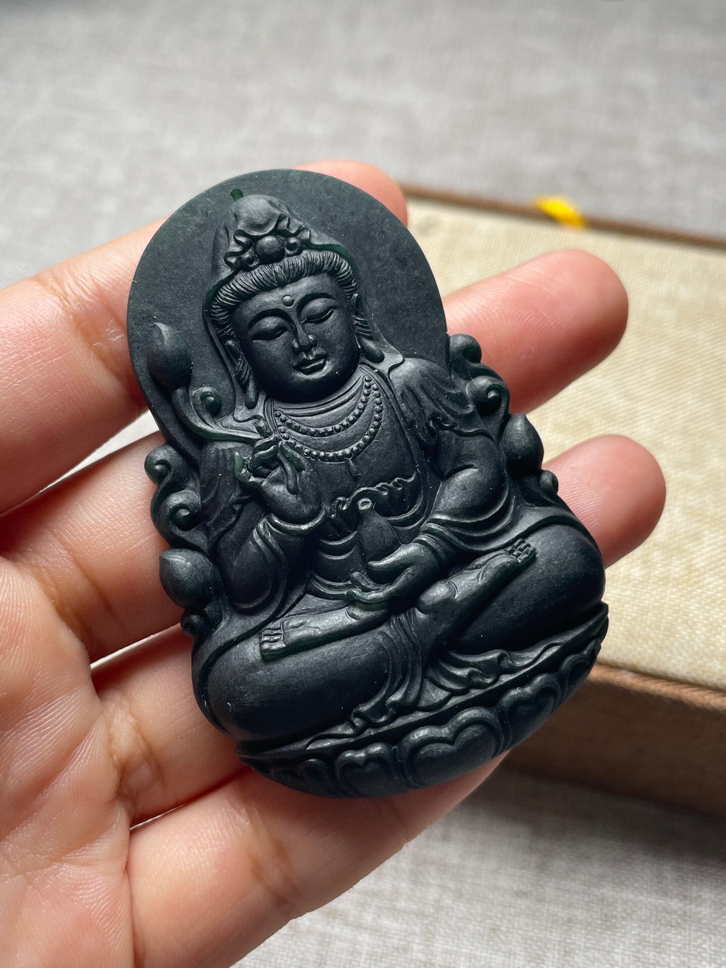 翡翠|涨知识！翡翠颜色有着不同寓意