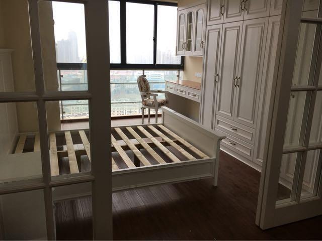 62平米风的复式公寓当做婚房，落地窗的设计太美了，超温馨