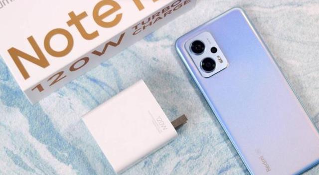 红米Note|红米Note12Pro晋级，高品质直屏+天玑8100+专业影像系统，很香
