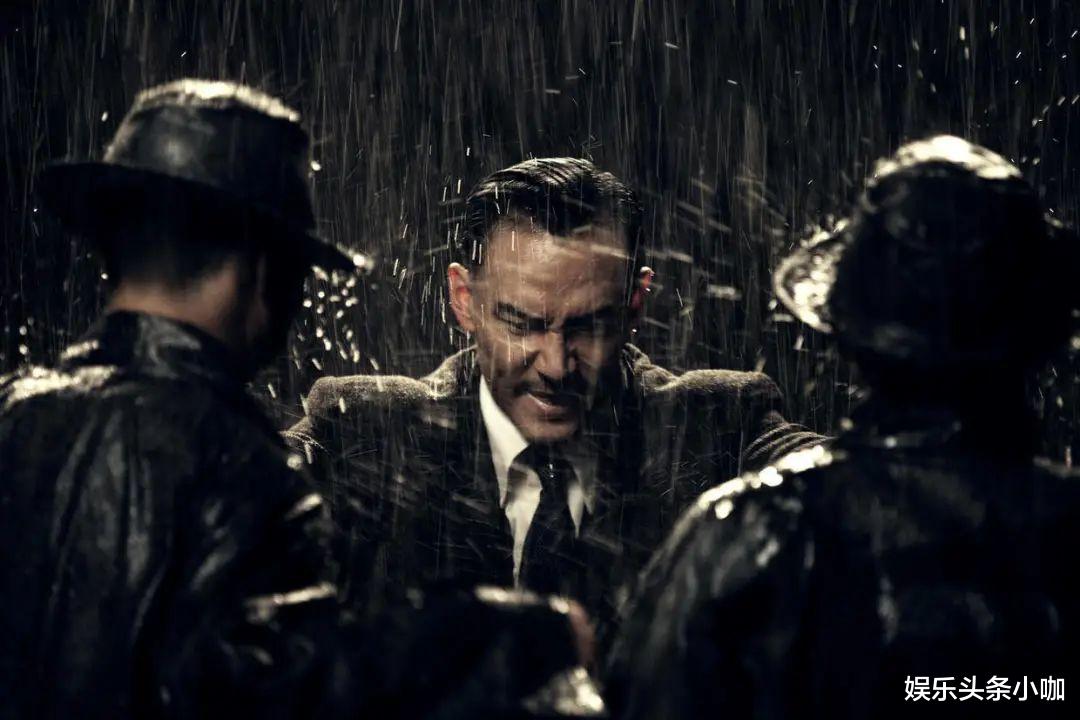 王家卫|他凭什么能将影帝影后轻而易举玩弄于股掌之间?!