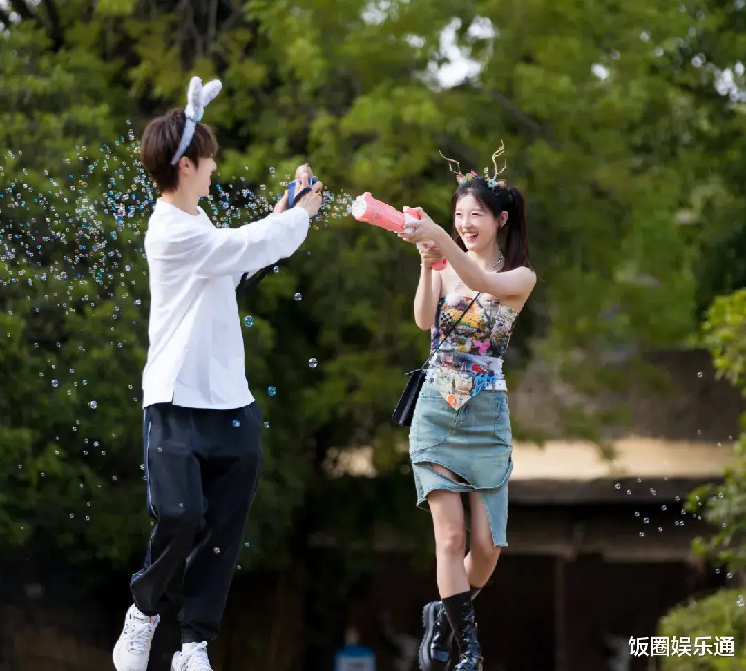 孙秀|夏日热歌CP被爆分手,夏英歌发文感谢热能,两人线下停止互动