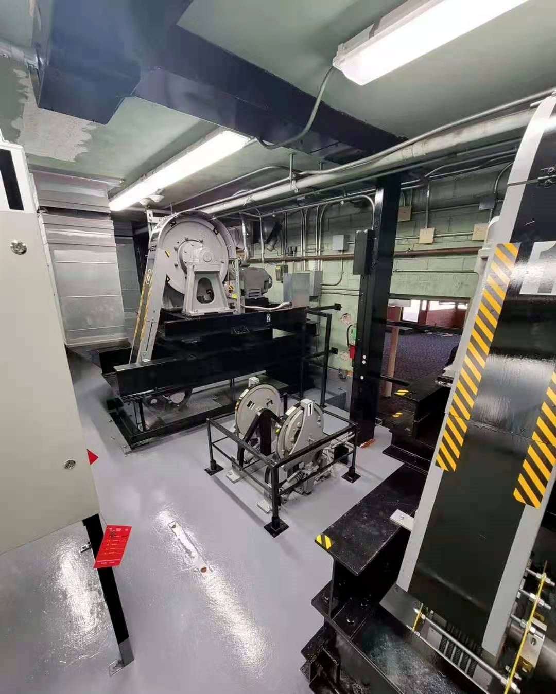 1988年的电梯,依旧崭新!保养的真好!