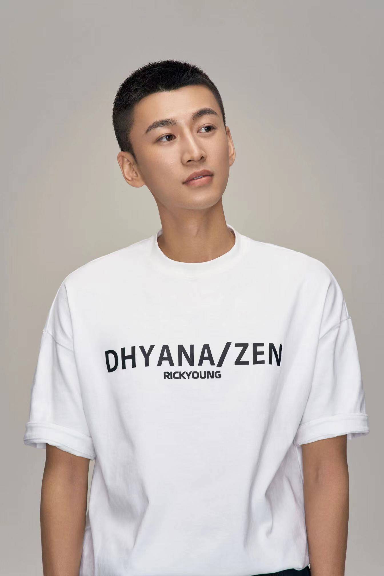 隐形人|《拜托了！别宠我》第二部开机 金贤正再演呆萌皇帝穿越现代花式追爱