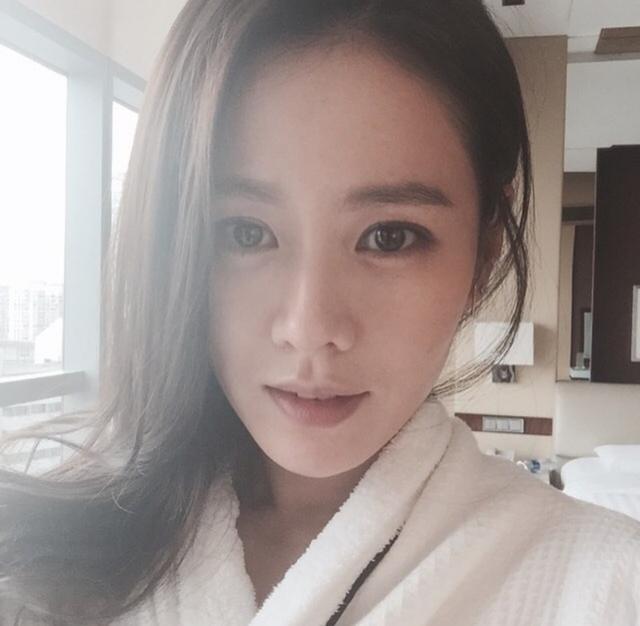 全麦面包 女人不能干,孙艺珍36岁了靠这方法保湿补水擒获小奶狗丁海寅