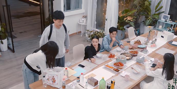 王子文|俞悦痴情人设不倒,王子文、王菊婉转暗示:大可不必假装慎重