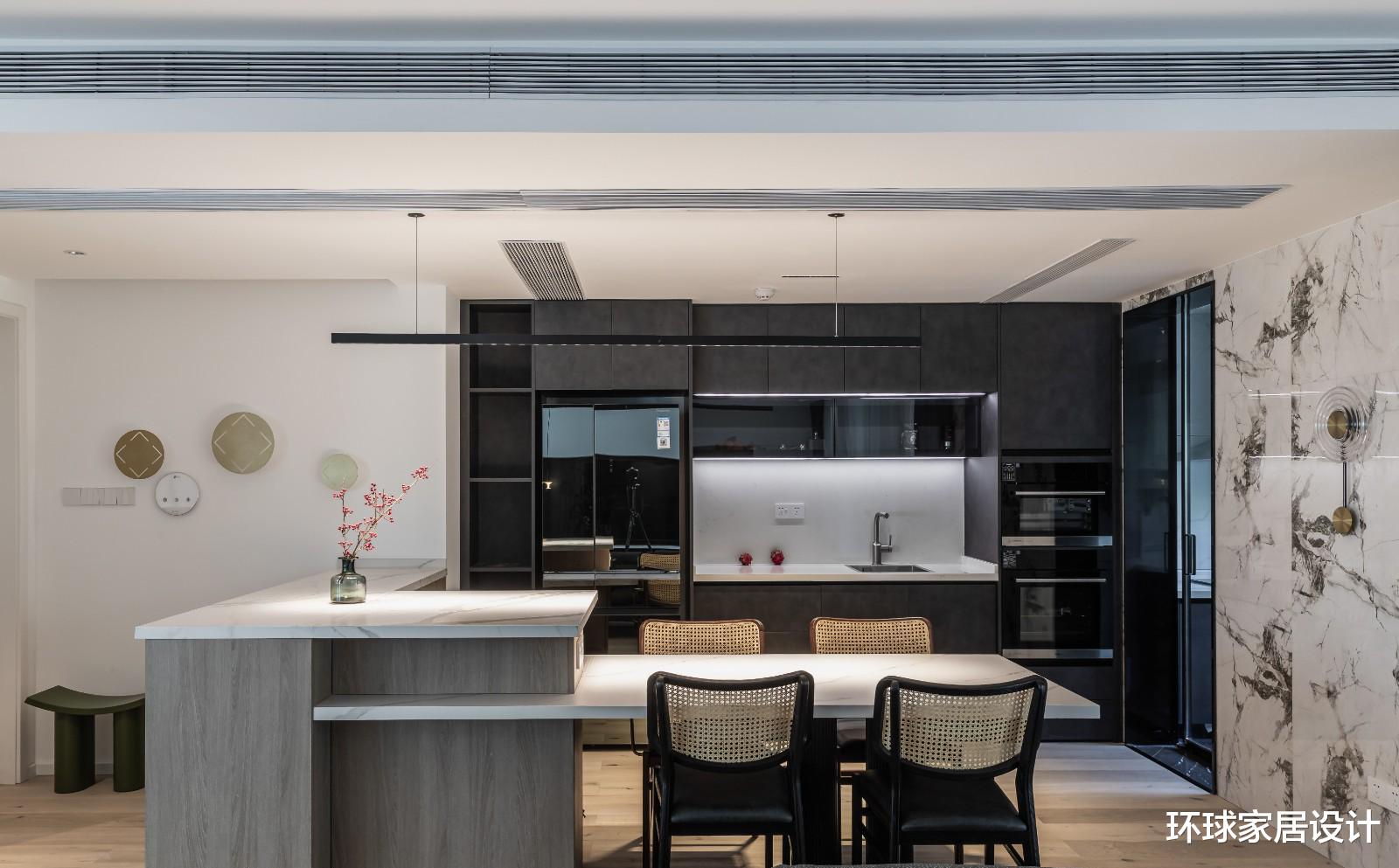 看了这套180㎡的大平层,才明白干净清爽,对于一个家有多重要!