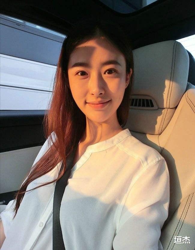 翟凌|翟凌：被男友戏称碧水金睛兽，因“兽兽门事件”闹得全网皆知