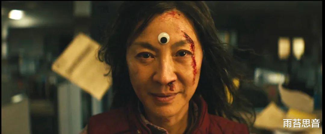 瞬息全宇宙|我们是荒原上互逐的圆石-《瞬息全宇宙》影评