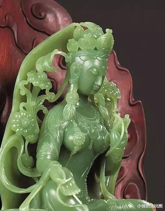 |长得和牛屎一样的原石,颜色比碧玉还多,一公斤却能卖80万!