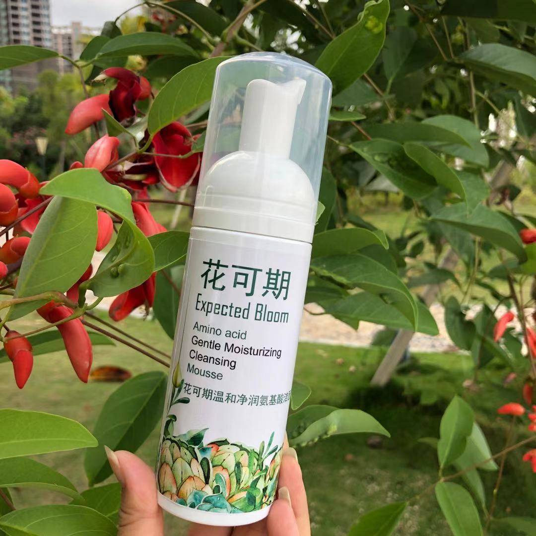 洗面奶 好物推荐精选，适合女生洗面奶牌子盘点，吸附脸部油脂污物和彩妆