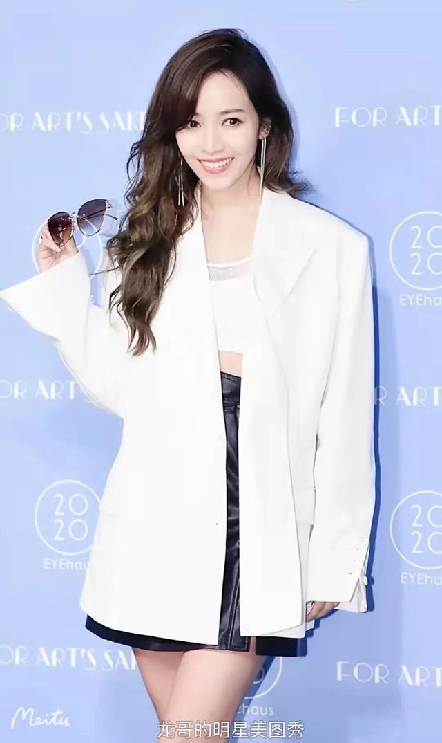 侯佩岑|龙哥的明星美图秀：侯佩岑