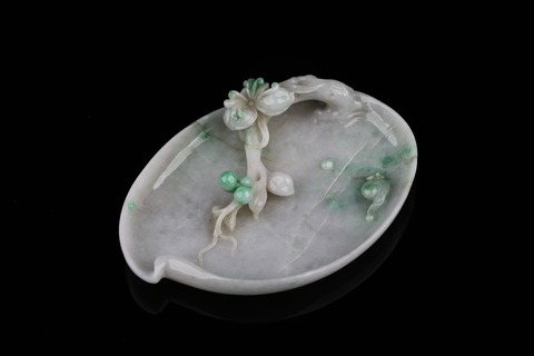 翡翠|清代：翡翠寿桃形梅花笔舔