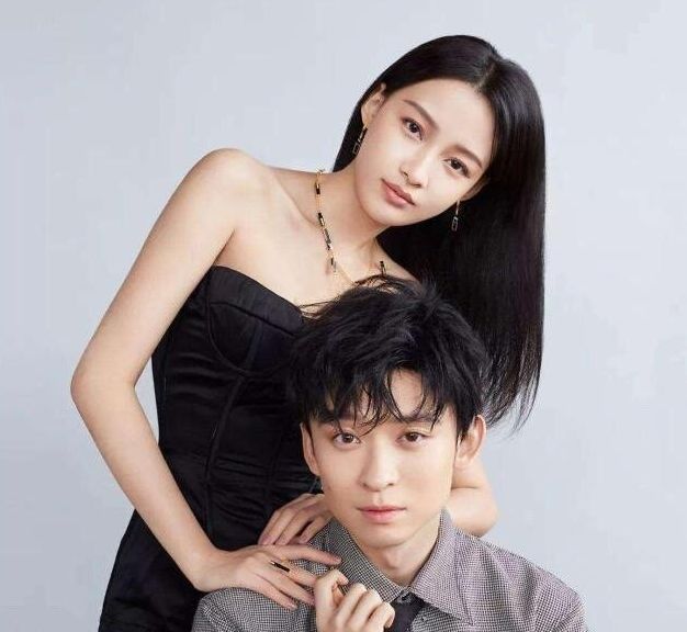 董子健|董子健取向引发热议,与男助理关系不一般,微博全是他的日常