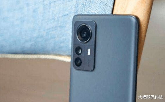 |小米12Pro市场表现怎么样?追求高端品质感,现在适合入手吗?