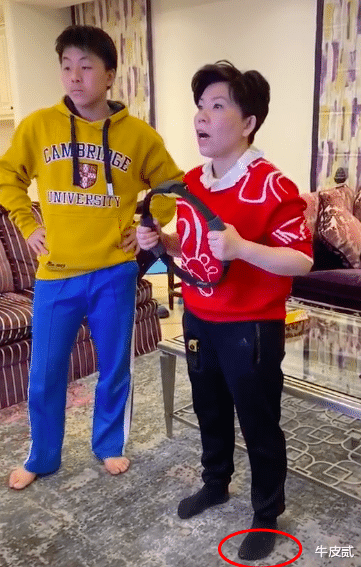 刘德华|刘德华的拖把，李明启的烂背包，扯下了多少富豪明星的“遮羞布”