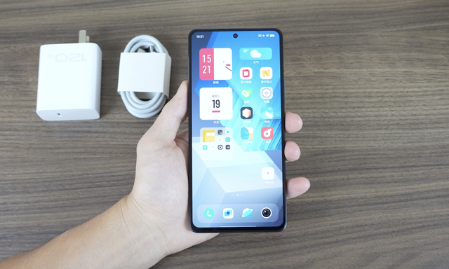 iQOO Neo 7真机上手：性能、拍照、充电评测