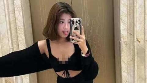 贾静雯|贾静雯大女儿晒辣妹照，后爸修杰楷劝说被怼“要你管”！