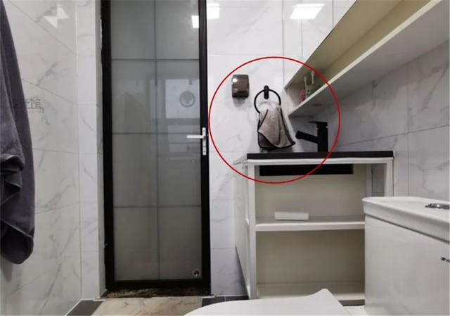 卫生间再小，该用的东西也不会少！收纳如何做好？