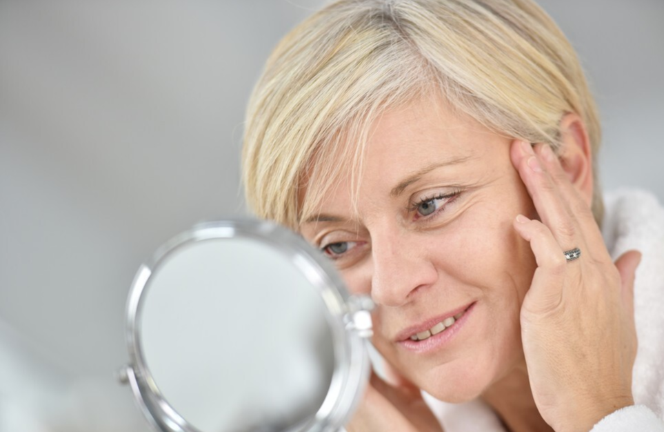 卸妆 中年女人护肤别太复杂，关键做好这几样就足够，省时省钱又养肤