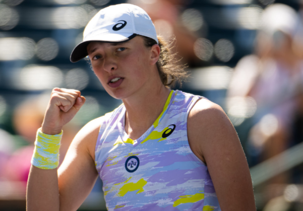 WTA|2-0：中国金花冲击女双冠军！西班牙名将10连胜，距卫冕还差两场胜利