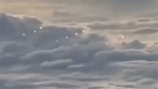 多地上空出现不明飞行物出现,世界上真的有外星人吗?