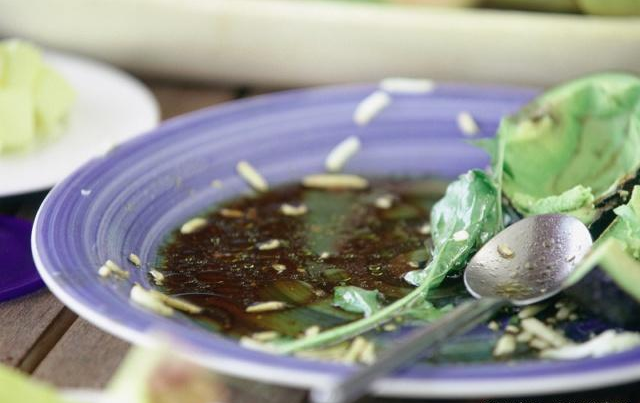 亚硝酸盐|剩菜吃多了会致癌?医生告诉你:哪些可以放心吃,哪些必须要倒掉