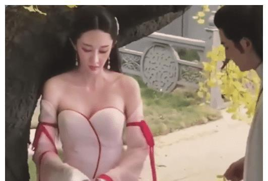 预告片|一手好牌打烂，跟错了导演跌到18线，现在沦为“抖音网红”