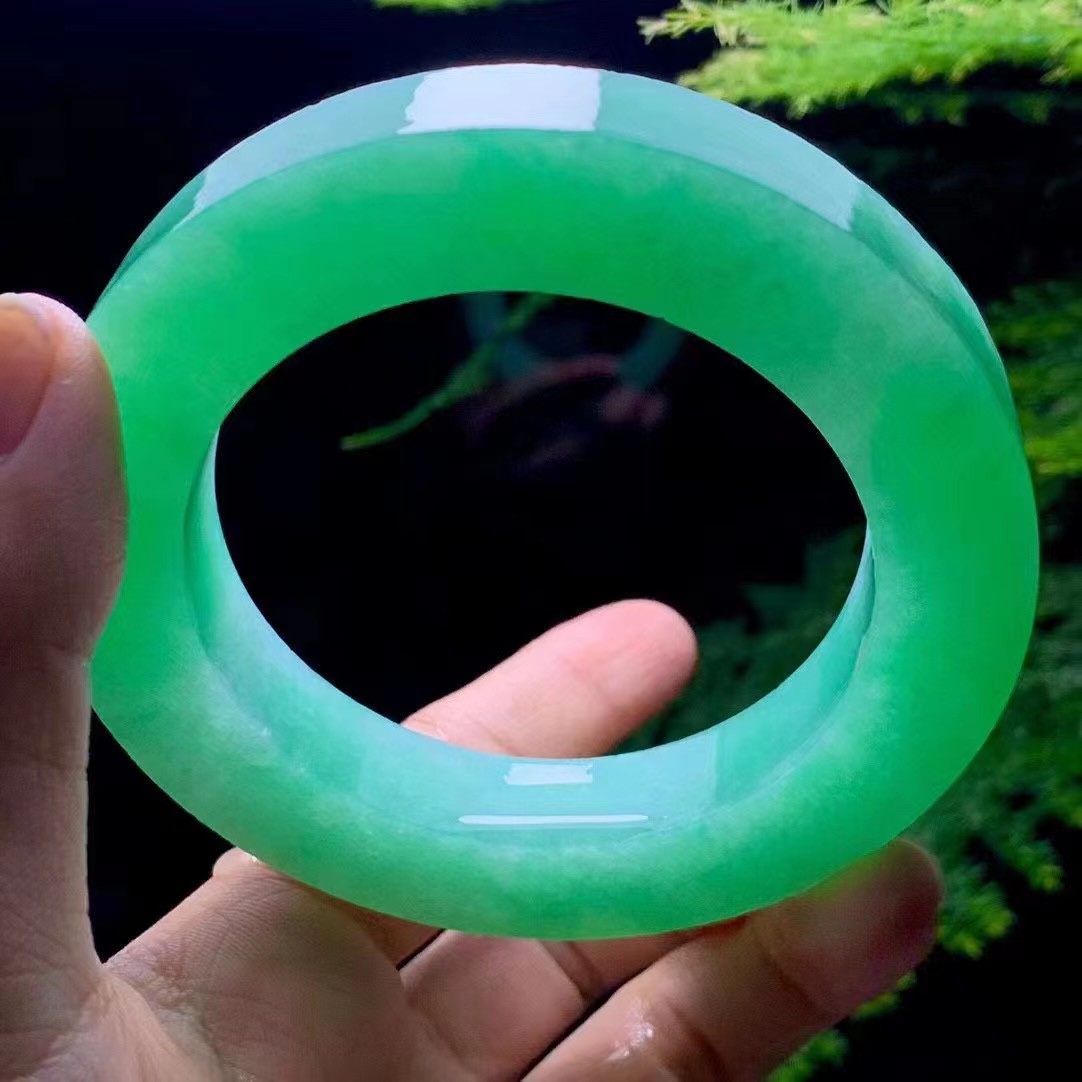 翡翠手镯|【满色翡翠手镯胚】 【尺寸】57.5-12.5-12mm 【编号】 NBQ 725-22 NB.2061 满绿手镯…肉质细腻…有种有色…很难得…