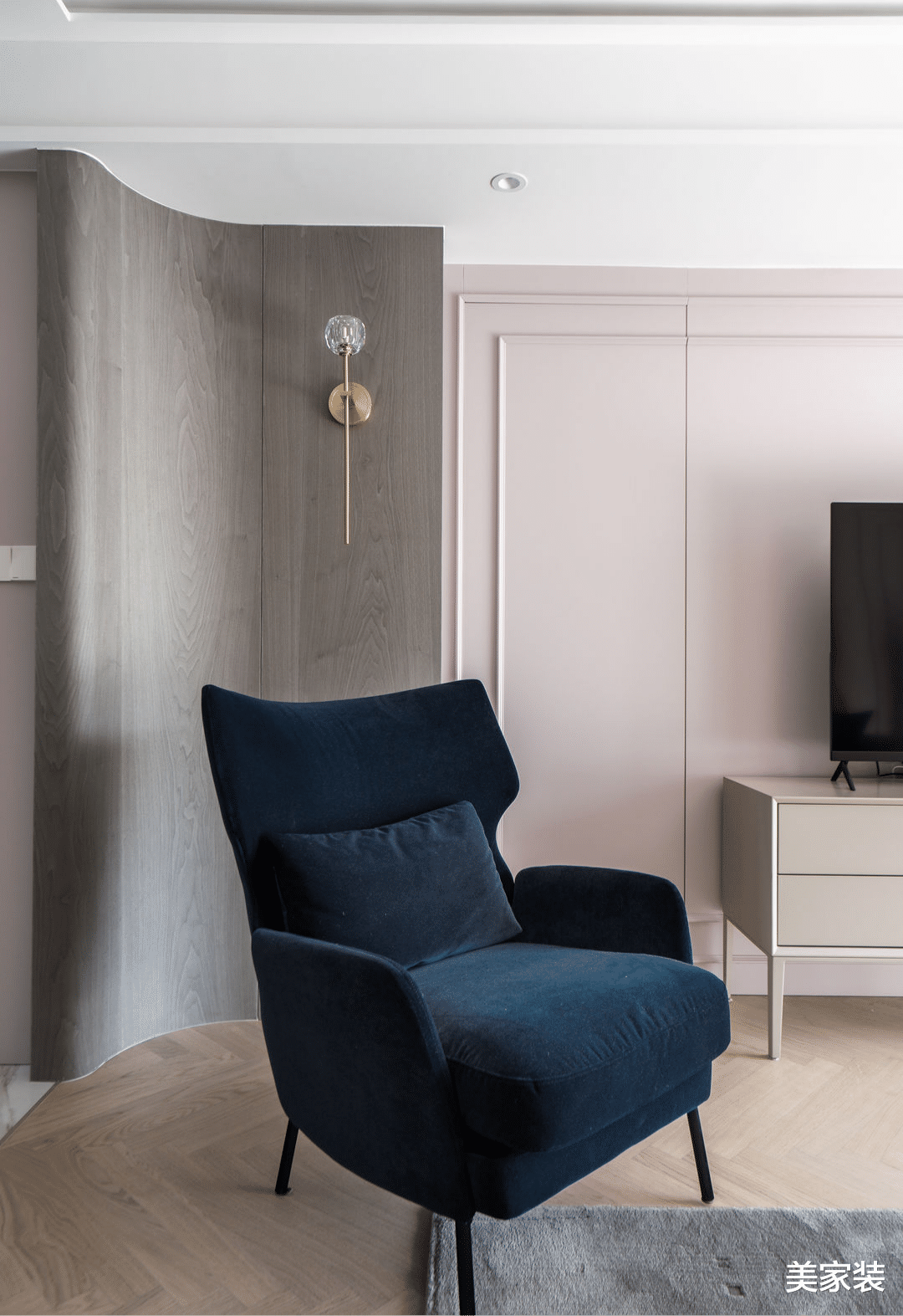 曲线条+鲜艳色彩,看139平的家,到底能变得有多美?