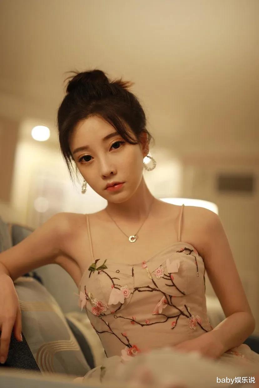 冯提莫|“斗鱼一姐”冯提莫，终究还是被时代抛弃了