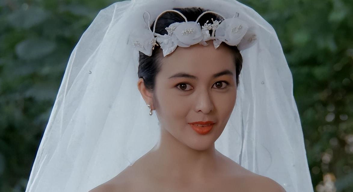 张敏 23岁张敏遇上24岁周慧敏,这10位女星的20几岁,美得不可一世