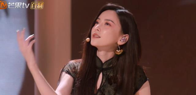 口红 于文文做美甲，“真香定律”太好笑，《佳人》舞台低分有点离谱
