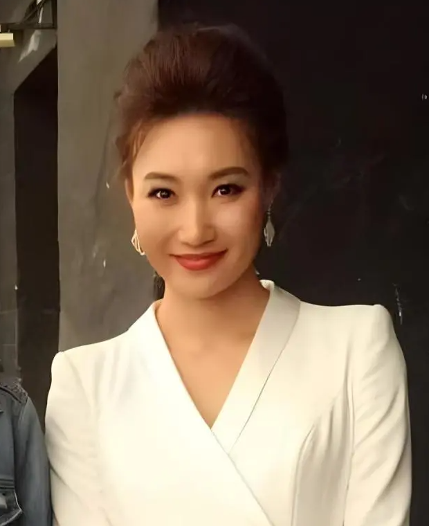 央视|年过40还不结婚,这7位央视女主持,个个知性靓丽情史干净