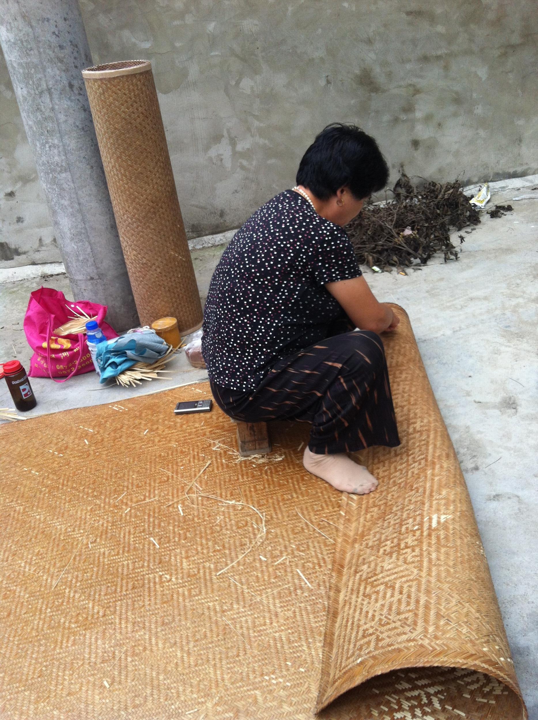 “跌下神坛”的凉席,为什么不受年轻人待见?被时代淘汰谁也躲不过